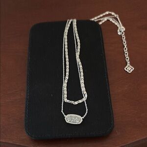 Kendra Scott Elegant Silver Necklace with Pendant